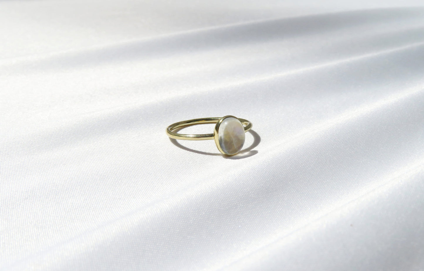 14k Gold 6x8mm Oval Moonstone Ring