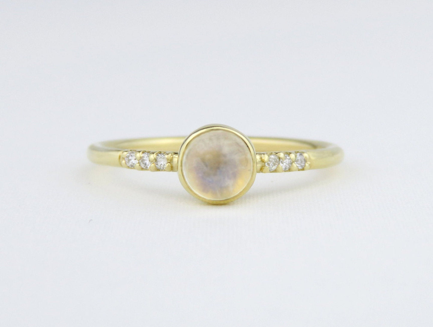 14k Gold 5mm Round Moonstone Ring With Diamond Accents