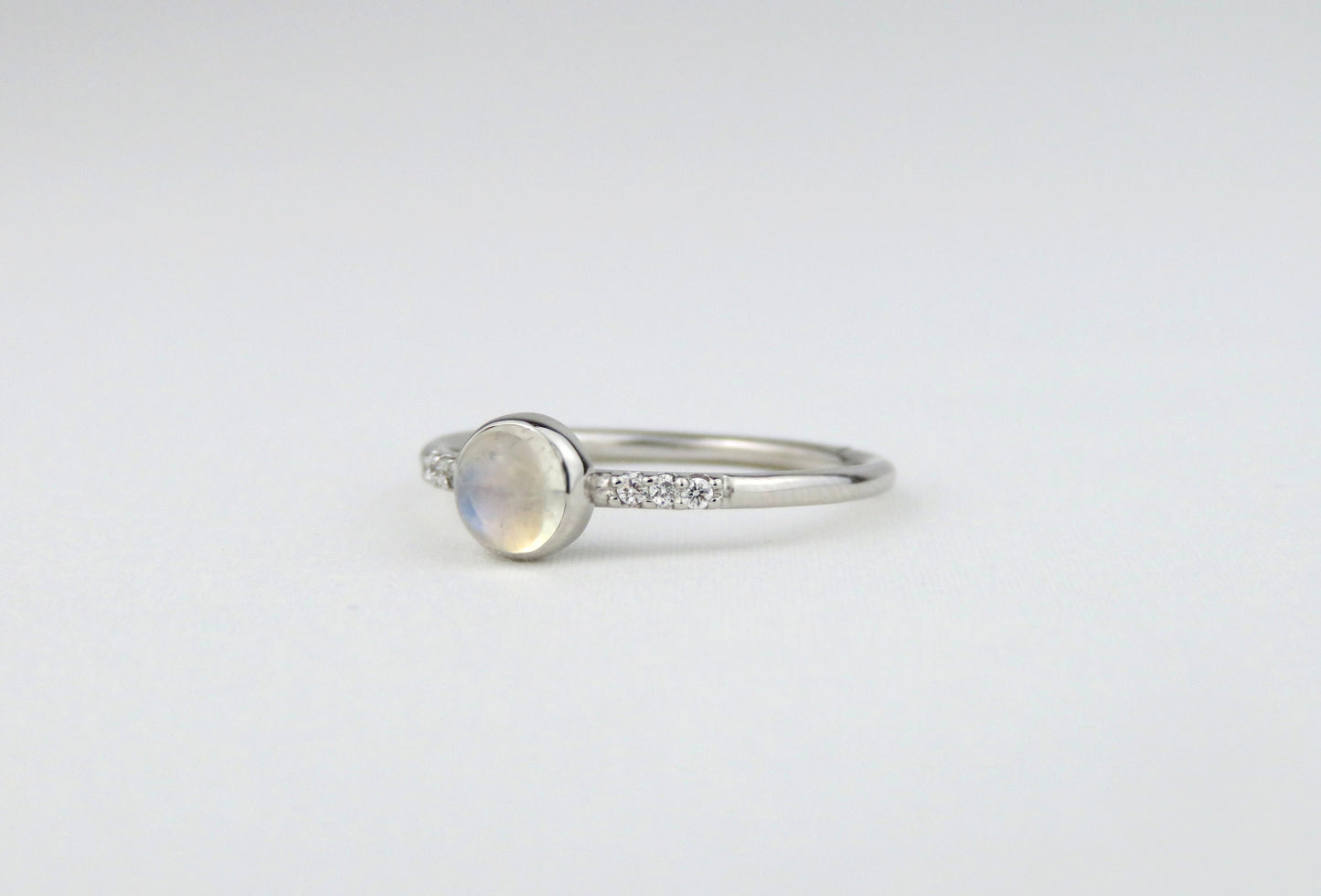14k Gold 5mm Round Moonstone Ring with Diamond Accents