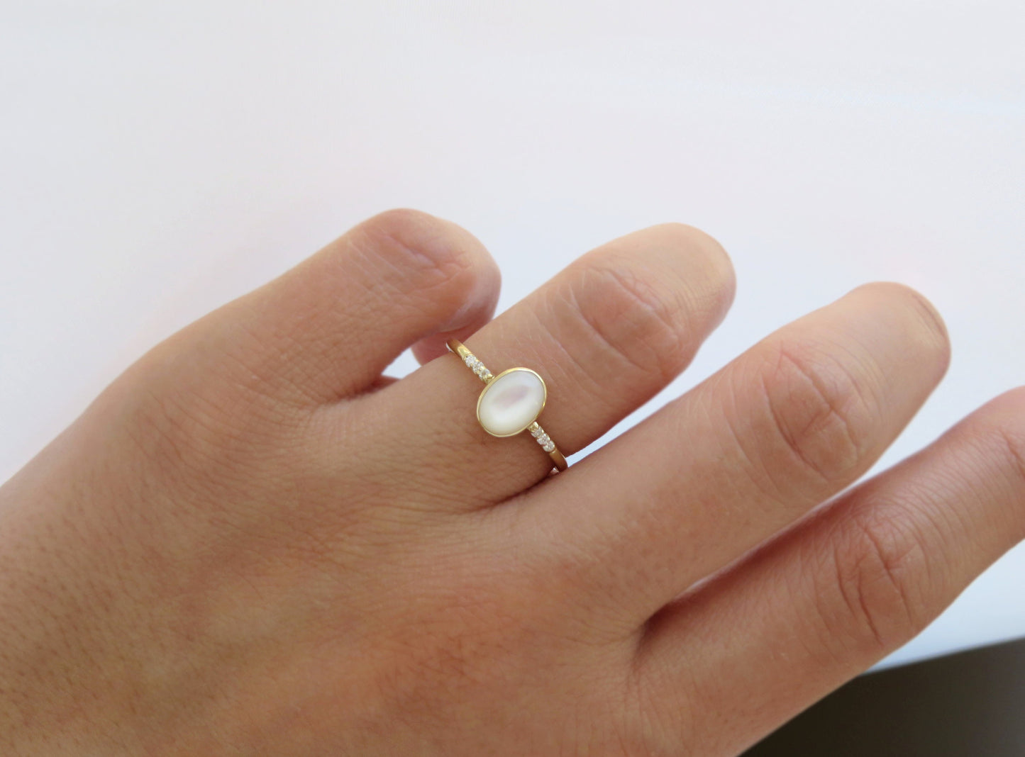 14k Gold 6x8mm Oval Mother of Pearl Ring with Diamond Accents