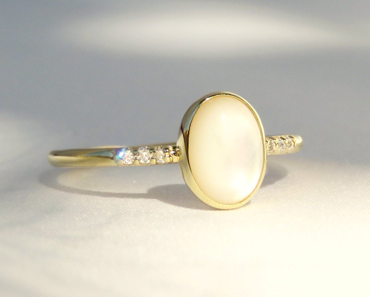 14k Gold 6x8mm Oval Mother of Pearl Ring with Diamond Accents