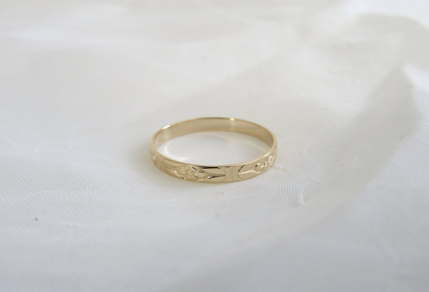 14k Gold 2.8mm Floral Wedding Band