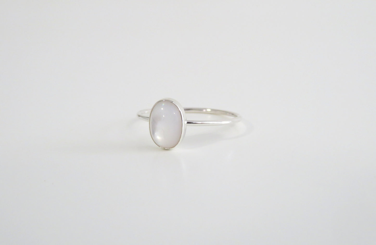 .925 Sterling Silver 6x8mm Oval Mother Of Pearl Ring