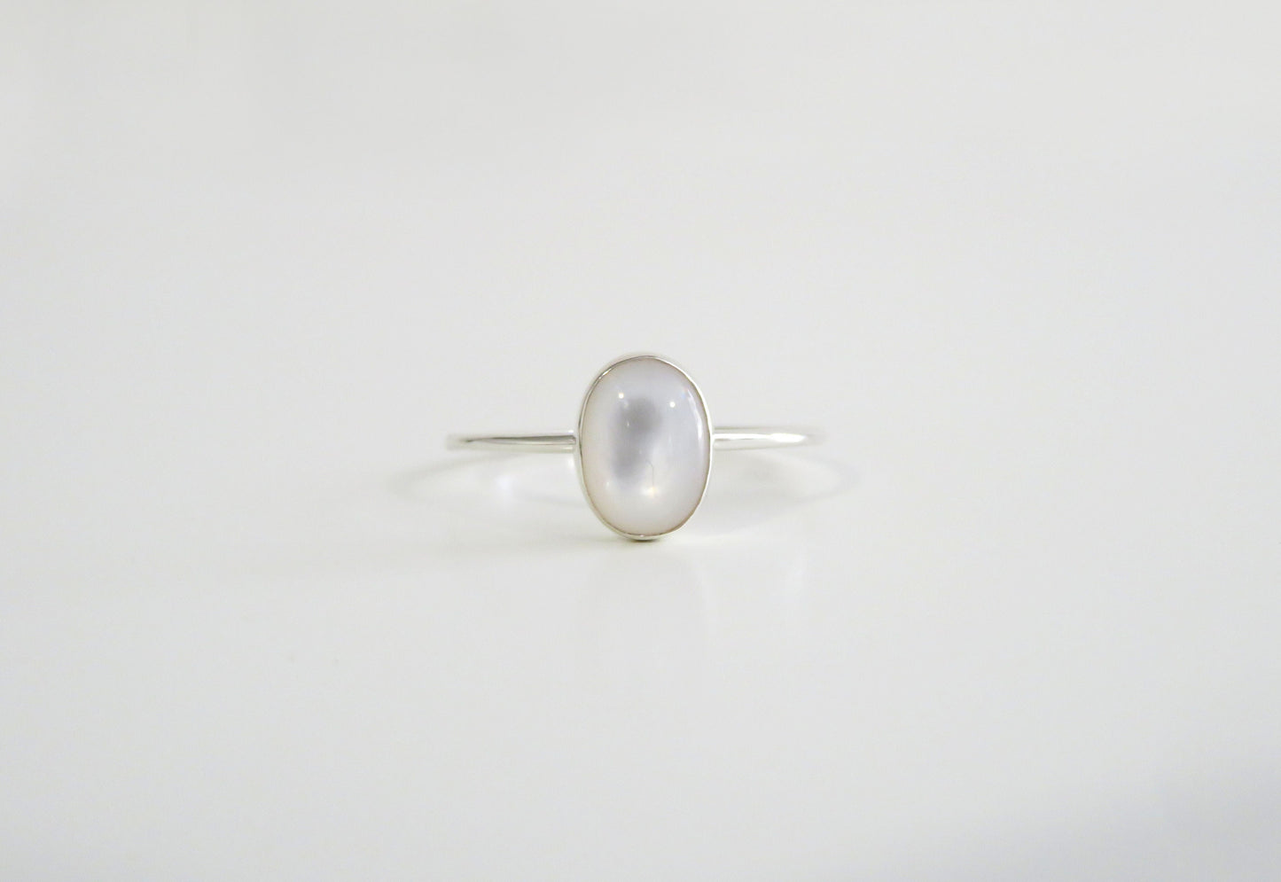 .925 Sterling Silver 6x8mm Oval Mother Of Pearl Ring