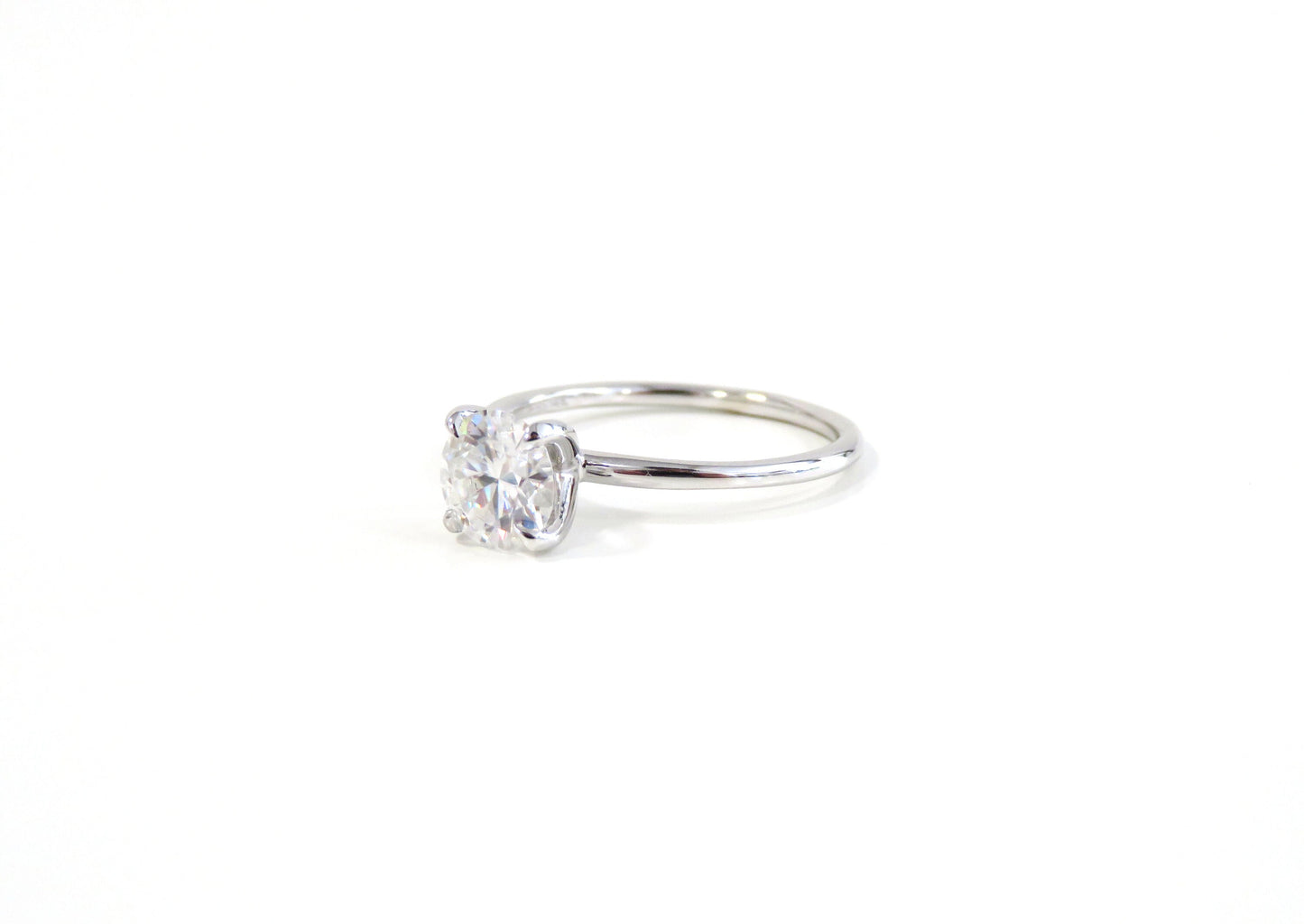 14k Gold 1.00ct Round Moissanite Engagement Ring
