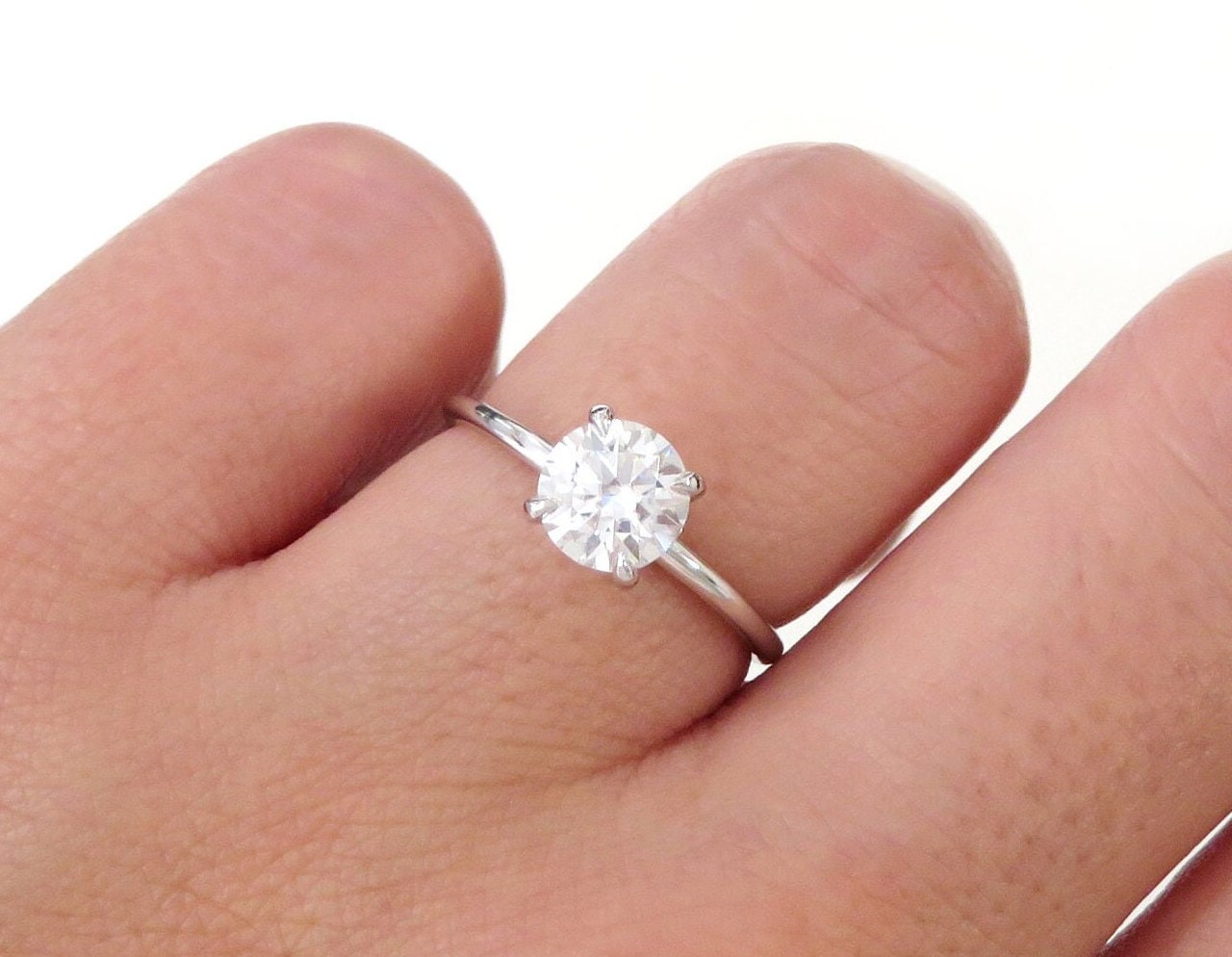 14k Gold 1.00ct Round Moissanite Engagement Ring