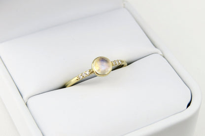 14k Gold 5mm Round Moonstone Ring With Diamond Accents