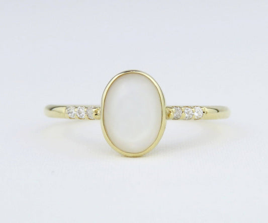 14k Gold 6x8mm Oval Mother of Pearl Ring with Diamond Accents