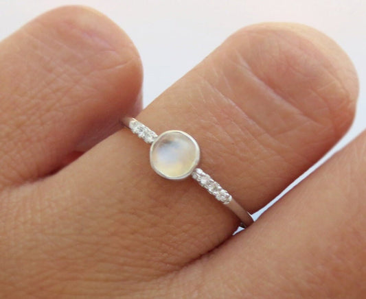 14k Gold 5mm Round Moonstone Ring with Diamond Accents