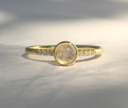 14k Gold 5mm Round Moonstone Ring With Diamond Accents