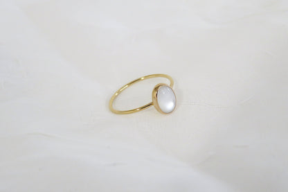 14k Gold Filled 6x8mm Oval Mother of Pearl Ring