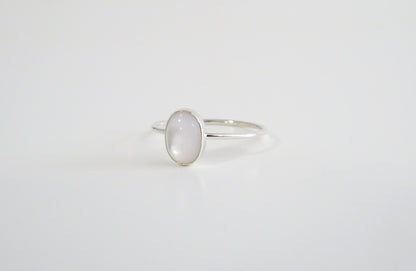 .925 Sterling Silver 6x8mm Oval Mother Of Pearl Ring